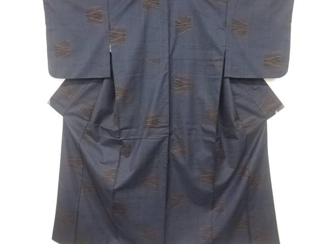 縞に波模様本場泥大島紬着物（5マルキ）【中古】【着】 宗sou