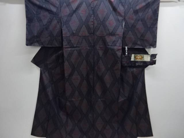 菱に花模様織り出し本場泥大島紬着物【中古】【着】 宗sou｜お茶道具・着物　【宗 sou】