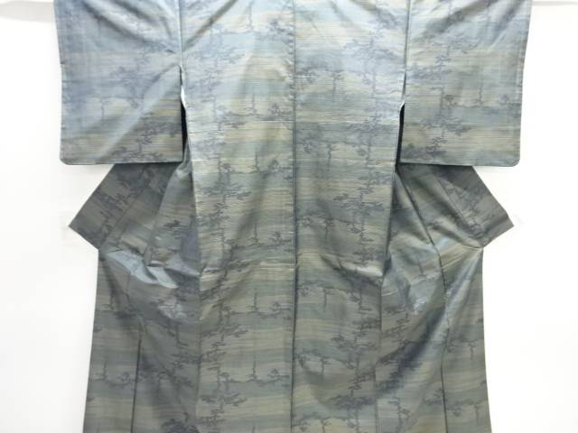 横段に抽象模様織出し本場泥大島紬着物【中古】【着】【紬・お召し】 宗sou