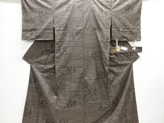 未使用品　仕立て上がり　扇模様織り出し本場泥大島紬着物(5マルキ)【着】【紬・お召し】 宗sou｜お茶道具・着物　【宗 sou】