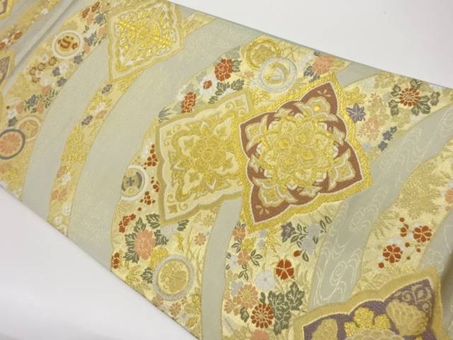 変わり横段に華紋・向かい蝶・草花模様織出し袋帯【中古】【着】【袋帯】 宗sou
