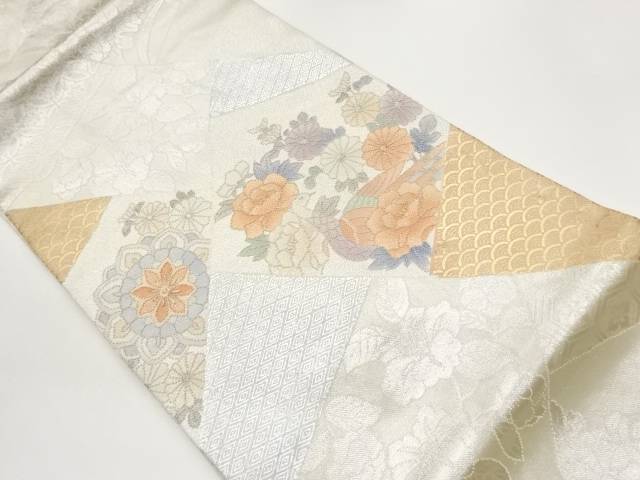 相良刺繍切り嵌め風鶴に花々模様名古屋帯【中古】【着】【名古屋帯】 宗sou