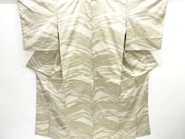 草花模様織り出し本場大島紬着物(5マルキ)【中古】【着】【紬・お召し】 宗sou