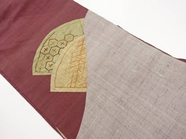 手織り紬切り嵌め風相良刺繍地紙に亀甲・菱模様名古屋帯【中古】【着】【名古屋帯】 宗sou