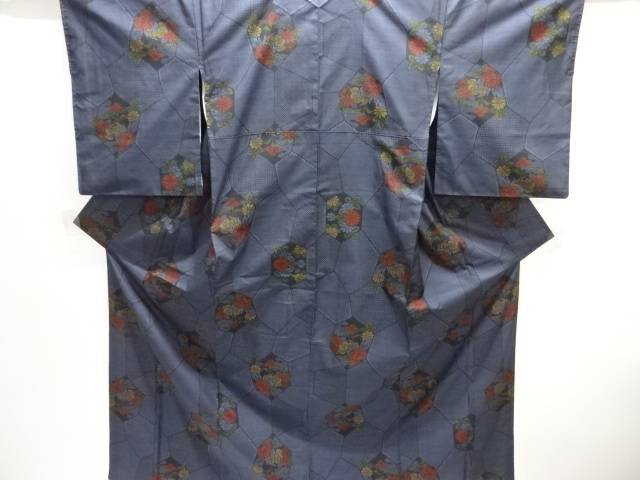 亀甲に草花模様織出し本場泥大島紬着物（5マルキ）【中古】【着】【紬・お召し】 宗sou