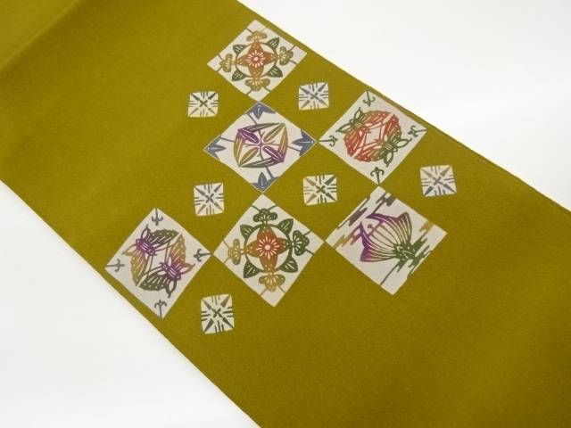 縮緬地変わり市松に向かい蝶・草花模様名古屋帯【中古】【着】【名古屋帯】 宗sou|お茶道具・着物 【宗 sou】
