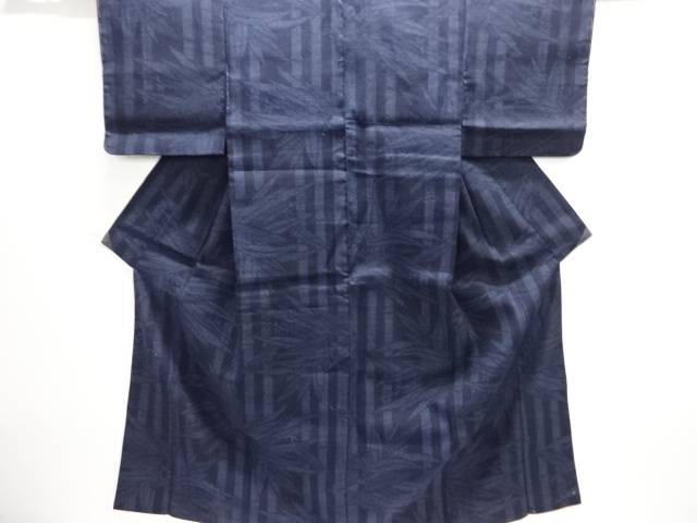 未当て嵌める品 意味有りげ無形文化財発祥地結城紬100亀甲 竹笹飾りつけ織り出し御召しもの【着】【紬・御召しものし】 宗sou
