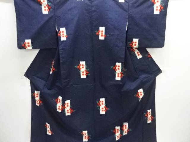 越後伝承紬　短冊に花模様織り出し着物【中古】【着】【紬・お召し】 宗sou