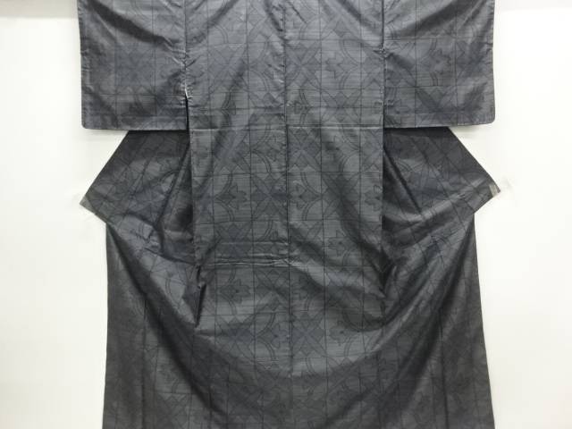 花模様織出し本場泥大島紬着物【中古】【着】【紬・お召し】 宗sou