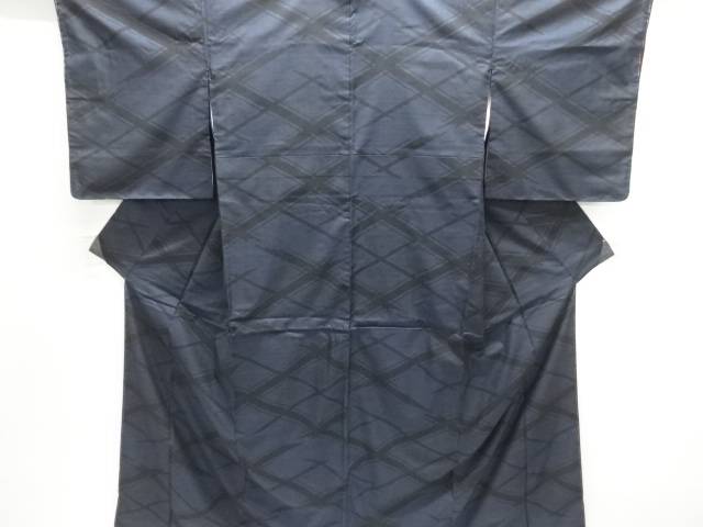 未使用品　斜め格子模様織出し本場泥大島紬着物（5マルキ）【着】【紬・お召し】 宗sou