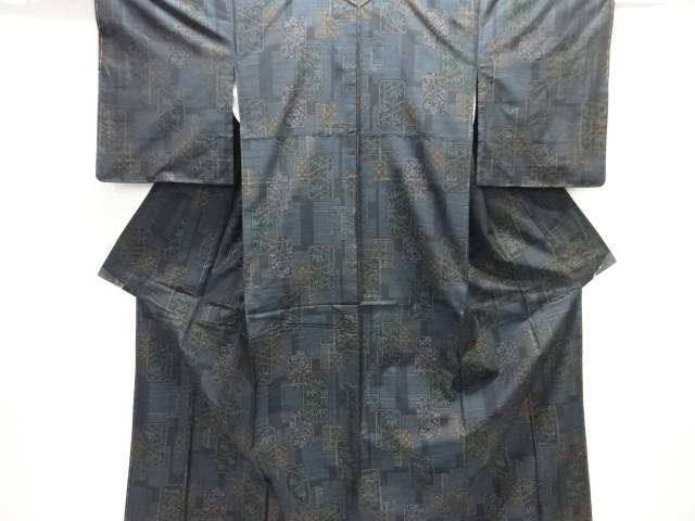 未使用品　色紙に松竹梅模様織り出し本場泥大島紬着物【着】【紬・お召し】 宗sou