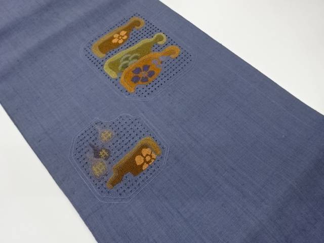 手織り紬汕頭刺繍変わり色紙に花・抽象化飾りつけ名古屋帯【中古】【着】【名古屋帯】 宗sou