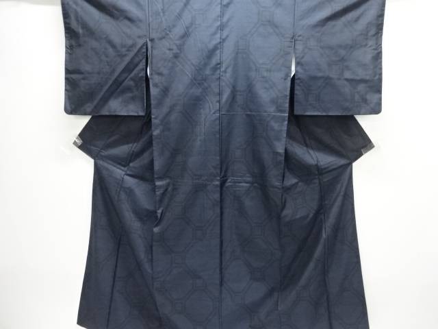 蜀江模様織り出し本場泥大島紬着物アンサンブル【中古】【着】【紬・お召し】 宗sou｜お茶道具・着物　【宗 sou】