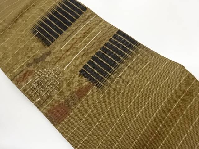 変わり織横段に菱・抽象模様織出し名古屋帯【中古】【着】【名古屋帯】 宗sou｜お茶道具・着物　【宗 sou】