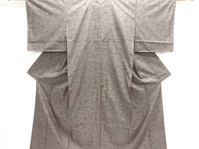 未使用品　仕立て上がり　捻花模様織出し本場泥大島紬着物（7マルキ）【着】【紬・お召し】 宗sou｜お茶道具・着物　【宗 sou】