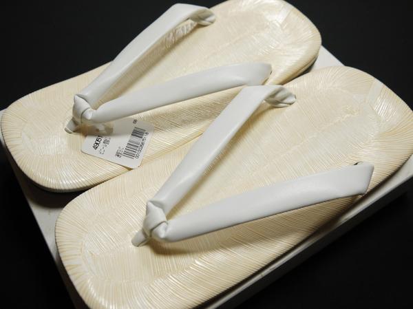 男性用 高級雪駄 メンズ男物 畳型押し 本牛皮底 白 M/L 宅配便またはレターパックプラス無料（箱なし・手渡し・日にち指定なし）