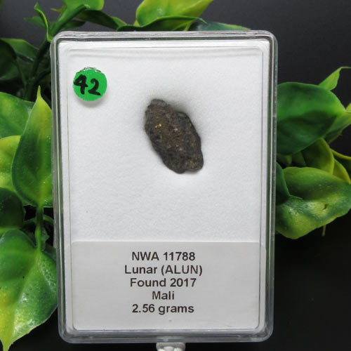 【隕石】☆月の石☆約2.56ｇ☆Lunar meteorite☆メテオライト☆月隕石☆ＮＷＡ１１７８８☆発見地マリ共和国（2017年）☆