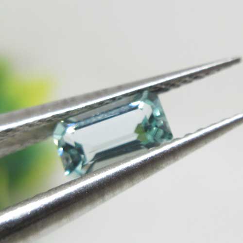 【天然石】ミントベリル☆ルース☆0.5ct☆ナイジェリア☆鑑賞☆コレクション☆動画あり｜創月石