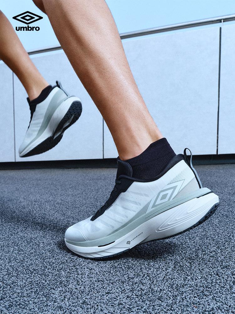【並行輸入品】【ポイント最大9倍!お買い物マラソン！】umbro メンズ シューズ スポーツ トレーニング アウトドア メッシュ 通気性