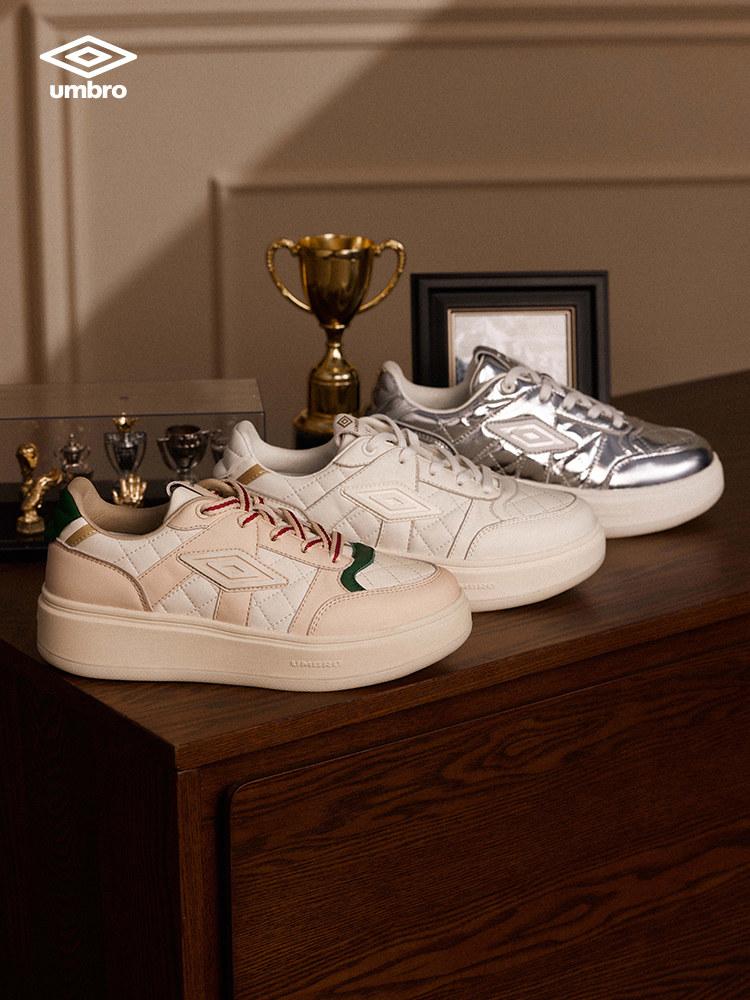 【並行輸入品】【尖んがり最大限度12倍!お買い出しマラソン！】umbro メンズ 古典派音楽 ハイソール スニーカー 心地よいシューズ 10217315