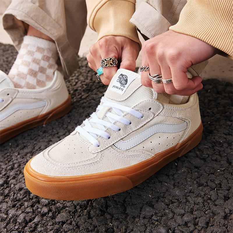 【並行輸入品】【尖んがり最大限度12倍!お買い出しマラソン！】Vans メンズ シューズ スニーカー 米白生ゴムソール