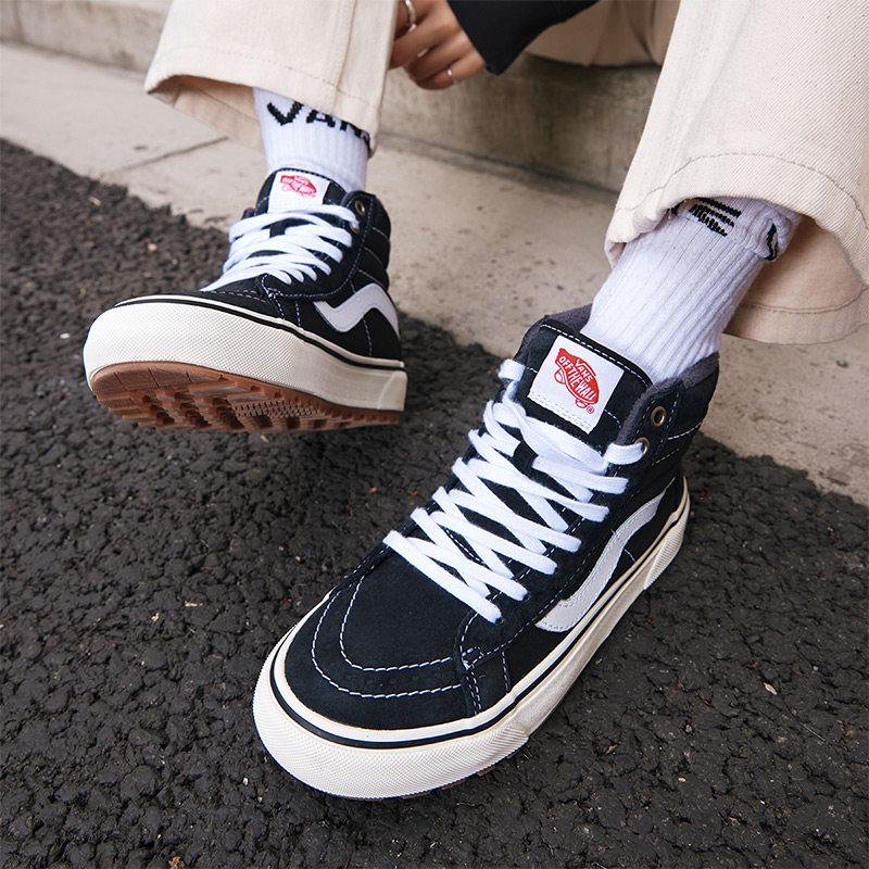 【並行輸入品】【尖んがり最大限度12倍!お買い出しマラソン！】Vans メンズ ボンネット付き添い人 落ちこむ上衣 高麗しさ 山登りシューズ MTE-1BMX