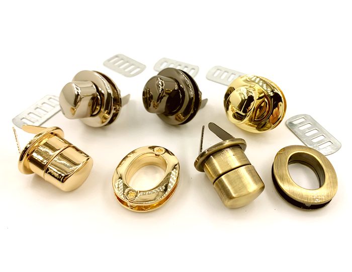 ☆金属チャーム王冠Fサイズ10*13mm厚1.8mm両面真鍮古美シルバーゴールド銀古美20個入り
