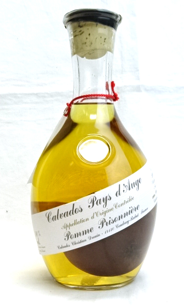 ポム プリゾニエール クール ド リヨン カルヴァドス 1000ml 900ml 果実100ml 40度 木箱付 La Pomme Prisonniere Calvados クリスチャンドルーアン ブランデー Kanal9tv Com