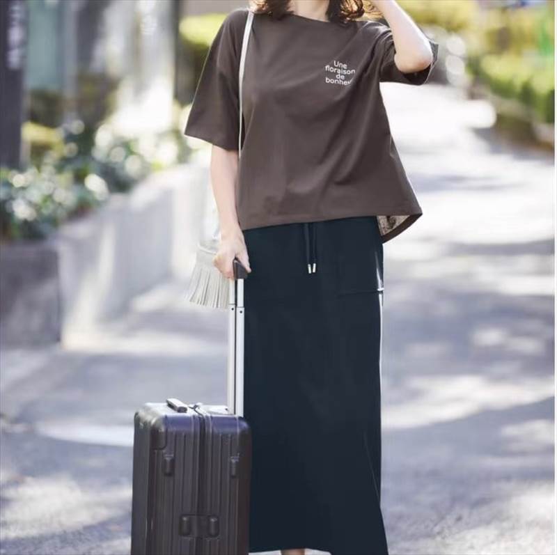 レディース スカート トップス カットソー セットアップ デート Tシャツ ロングスカート ロング ロング丈 袖あり 半袖 ボリューム袖 ラウンドネック クルーネック 襟なし ストレート Iライン スマート 伸縮性 上下セット 2点セット かわいい 大人可愛い きれいめ｜SPARKJOY レディースファッション
