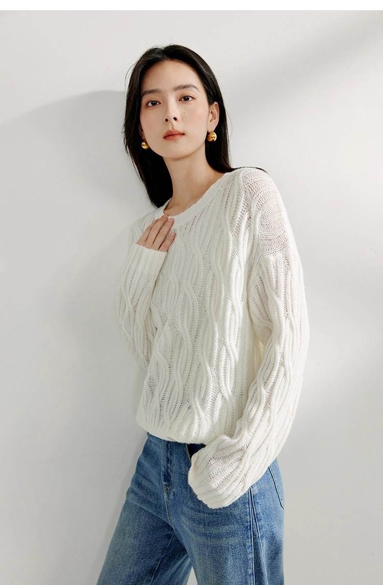 レディース トップス ニット セーター 長袖 ラウンドネック スリム 細身 ストレート フェミニン ケーブルニット 編み込み 中厚手 ニット ケーブルニット かわいい 大人可愛い きれいめ シンプル 上品 おしゃれ こなれ感 ガーリー モード系 エレガント 主役級 キュート