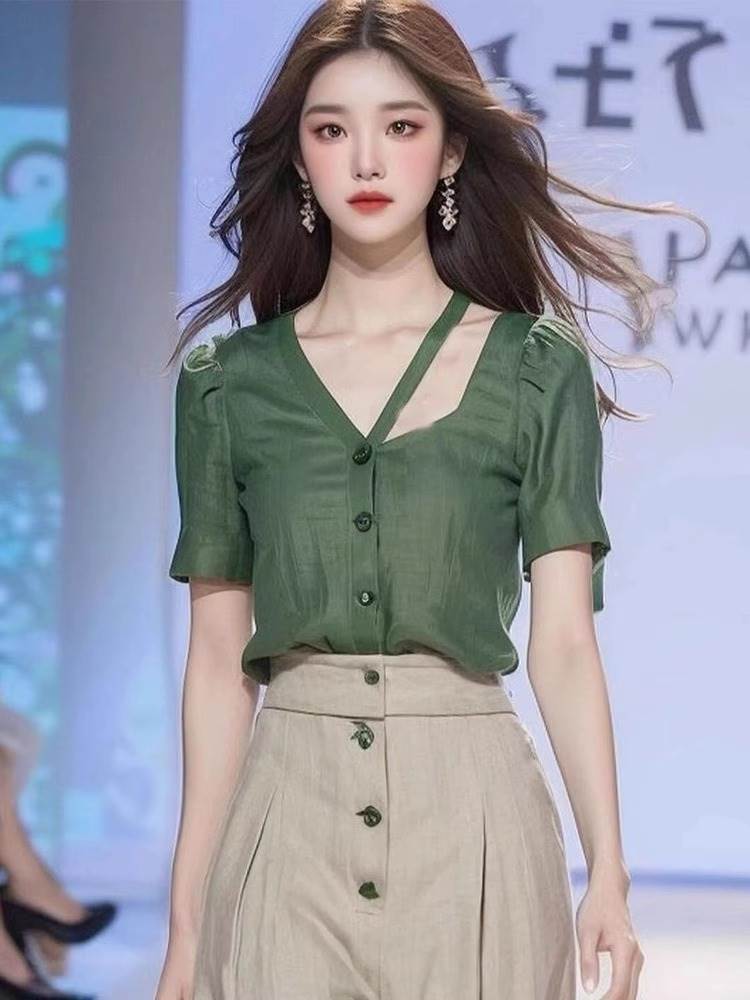 レディース パンツ シャツ スーツ ストレートパンツ ロングパンツ ロング フルレングス 半袖 5分袖 スクエアネック ワイド ストレート 切り替え ドッキング 裾ワイド ウエストマーク コンサバ ボタン 切り替えデザイン 薄手 大人可愛い きれいめ シンプル 上品 おしゃれ｜SPARKJOY レディースファッション