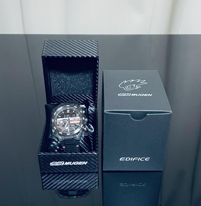 【未使用品】【即納】CASIO×MUGEN EDIFICE MUGEN EDITION 無限 ECB-40MU-1AJR 50周年記念 コラボレーションモデル モータースポーツ カシオ 腕時計 白赤金黒