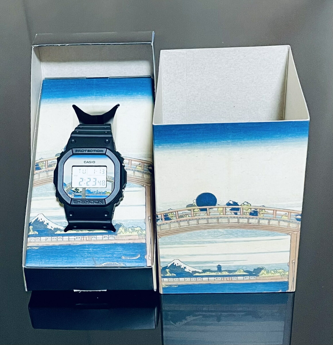 【未使用品】【即納】G-SHOCK Casio ジーショック カシオ　日本製 葛飾北斎デザイン 深川万年橋下 DW-5600KHFM25-1JR　腕時計 メンズ ブラック　富嶽三十六景 MADE in JAPAN katusikahokusai｜SPW店