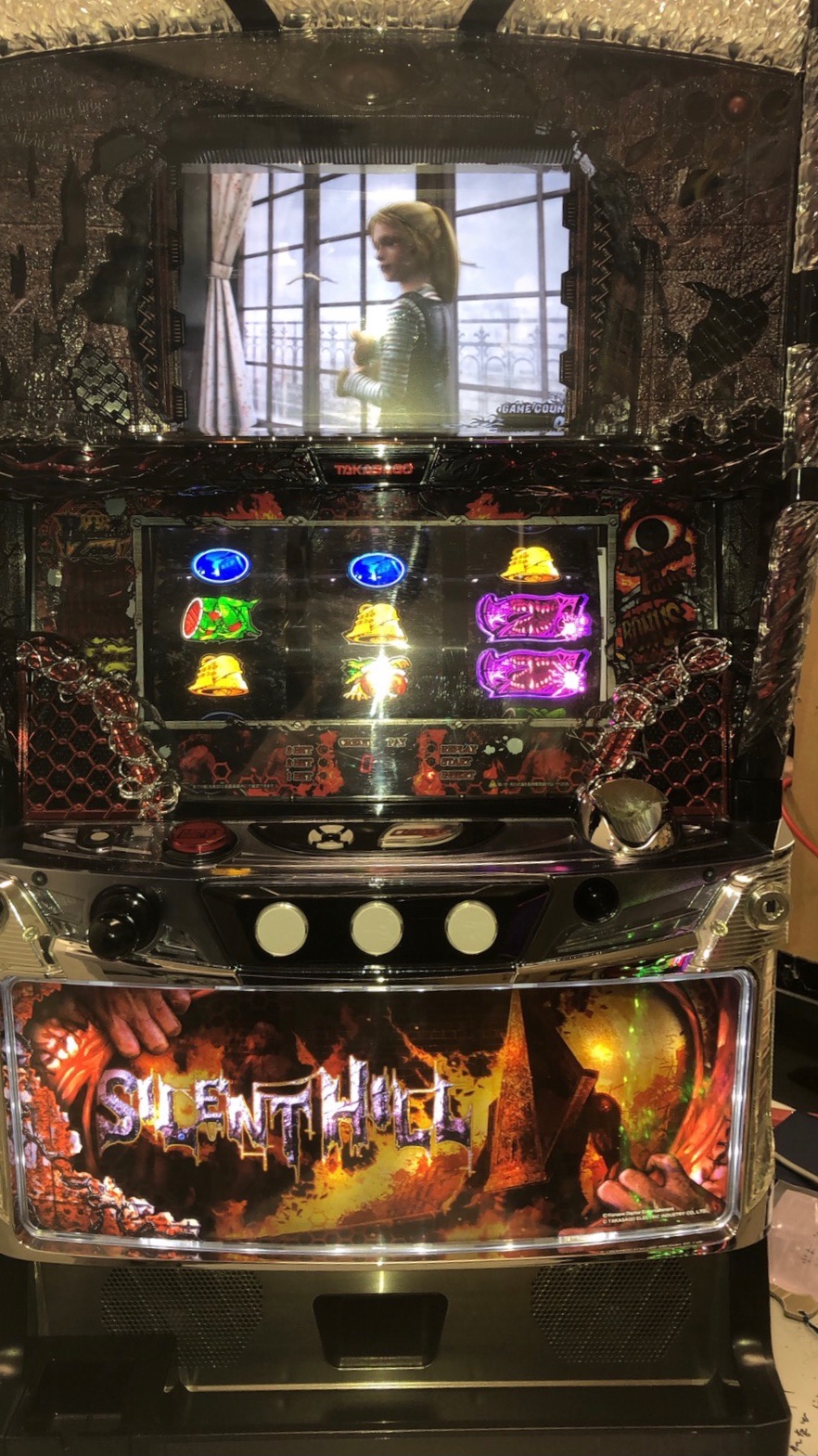 <BR>《家庭用パチスロ》サイレントヒルＣＰ★高砂電器産業★コイン不要機付き！ スロット 5号機 実機 <BR>　●