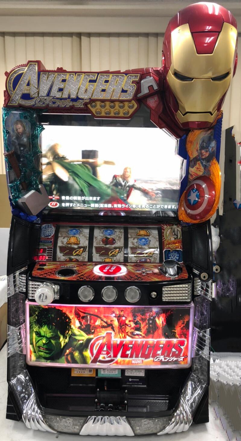 <BR>《家庭用パチスロ》ぱちスロ アベンジャーズ★京楽★ コイン不要機付き！ スロット 5号機 実機 <BR>　●