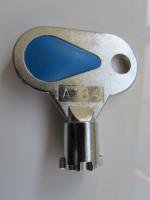 【スロットドアキー】 4号機 5号機 アリストクラート 頑固一徹 マッハGoGoGo パンドラ 皆伝丸 巨人の星3 A134 新品 送料無料 鍵 キー パチスロ画像