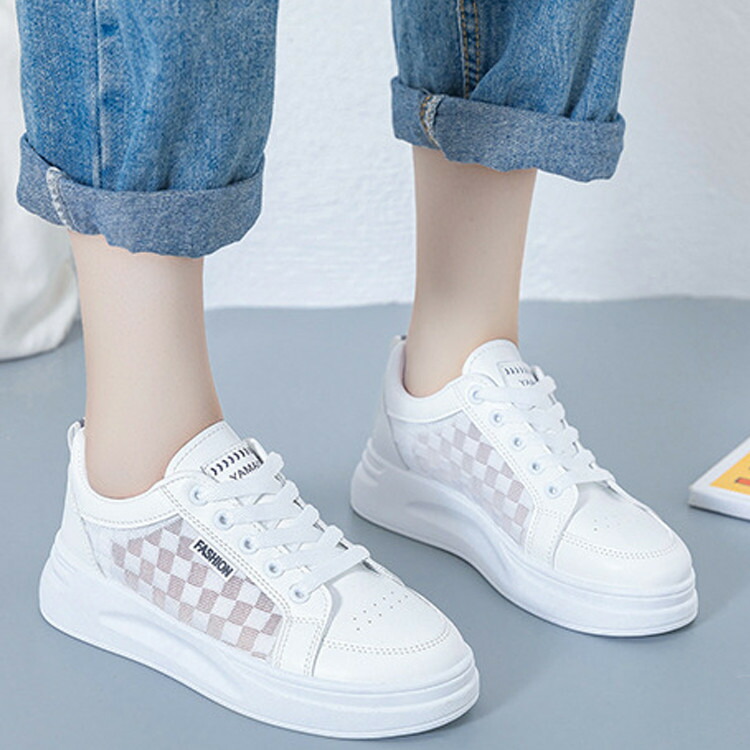 歩きやすい白系レディーススニーカー｜長時間歩いても疲れない！軽い
