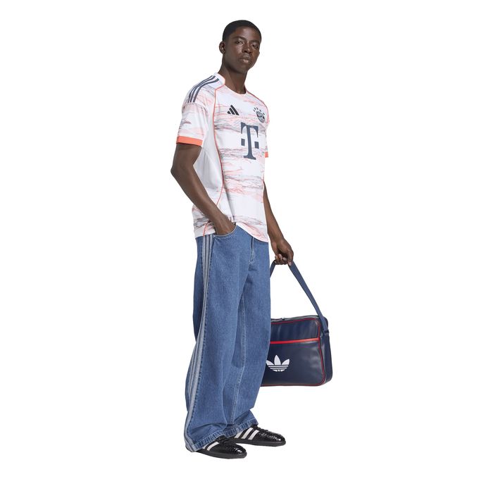 【クーポン発行中！】 アディダス adidas メンズ サッカー ウェア Tシャツ FCバイエルン ミュンヘン アウェイ レプリカ ユニフォーム JJ2143 KSL22 【2025SS】