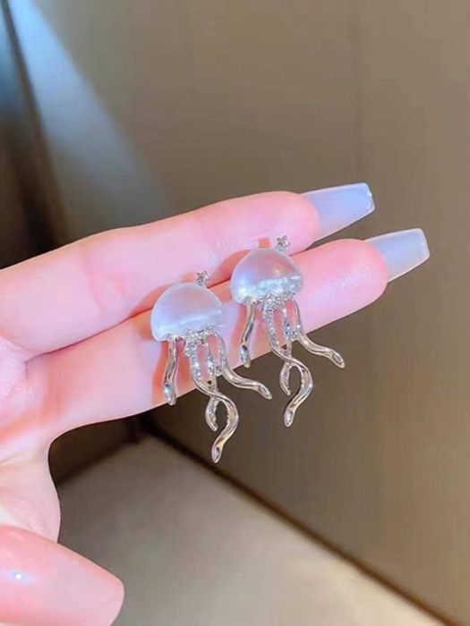 楽天市場】ガーグル ピアス リトルクラゲ 海月 くらげ