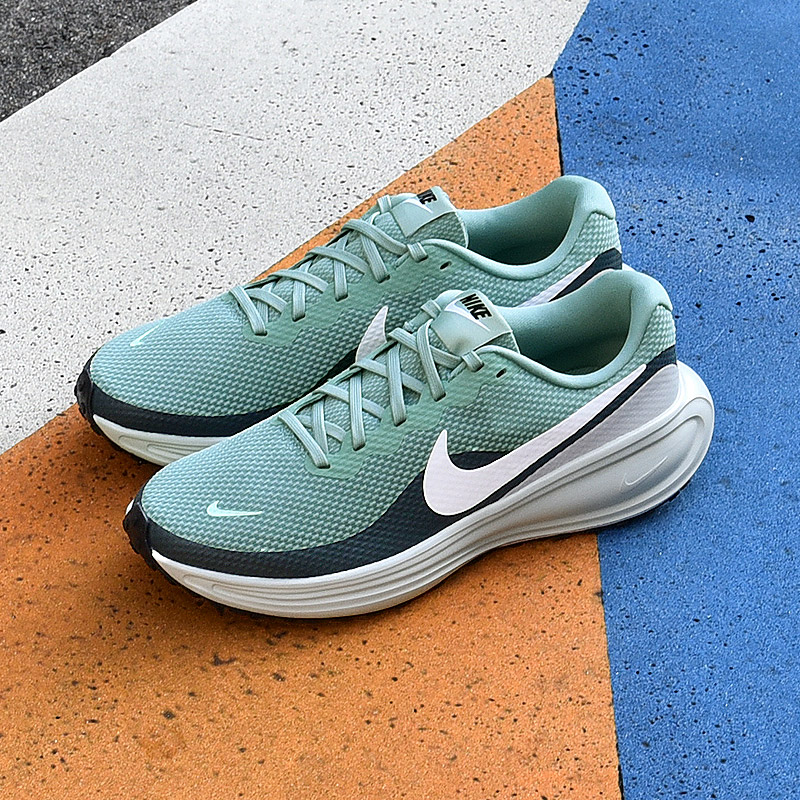 【4/4 20時～期間限定】全商品ポイント5倍 ナイキ nike スニーカー カジュアル シューズ スポーツ 靴 運動 ジム ファッション レボリューション 8 HJ9198 007