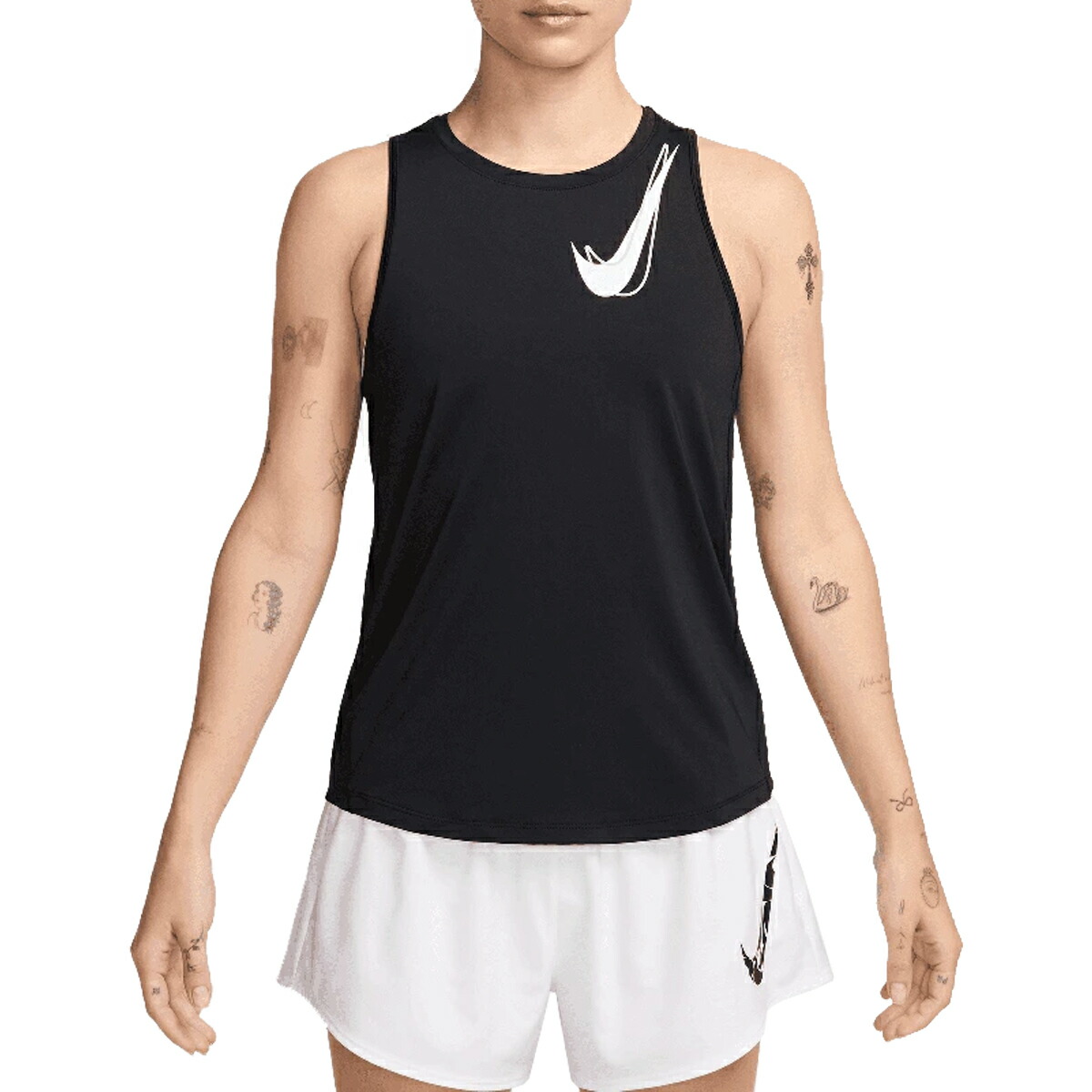 Nike レディース　タンクトップとショーツセット ホワイト　xsサイズ　美品 Nike レディース タンクトップとショーツセット ホワイト xs