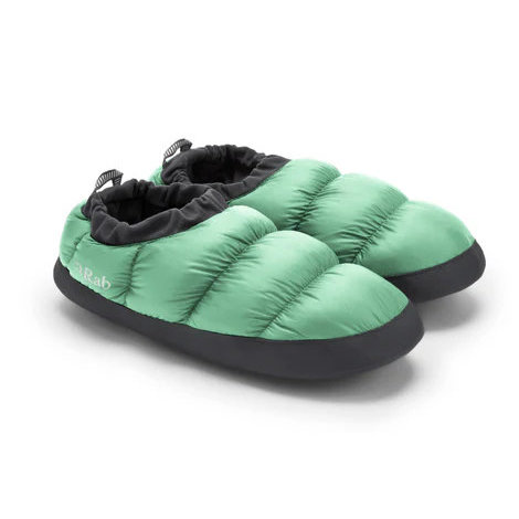 Rab 優しいこと 落ちこむ家庭用スリッパ Down Hut Slipper メンズ レディース Dark Fig Green QAJ03-DFG