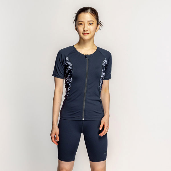 【全品ポイント2倍+全品8%OFFクーポン】 ナイキ NIKE レディース フィットネス水着 フロントジップ 半袖セパレーツ 2993145 BLK
