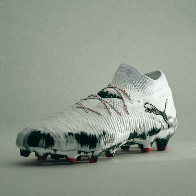 プーマ フューチャー 8 アルティメット JAPAN HG/AG ホワイト サッカースパイク 土 人工芝 天然芝 （PUMA2025Q3） 109070-01 16,401円