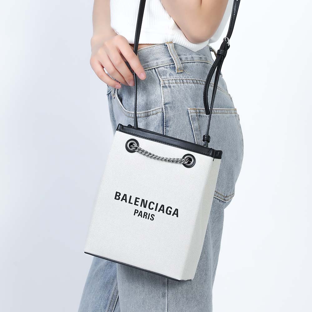 【新品・国内即発】BALENCIAGA 757776 0AI2N 6960 バッグ 新品・国内即発】BALENCIAGA 757776 0AI2N 6960 バッグ