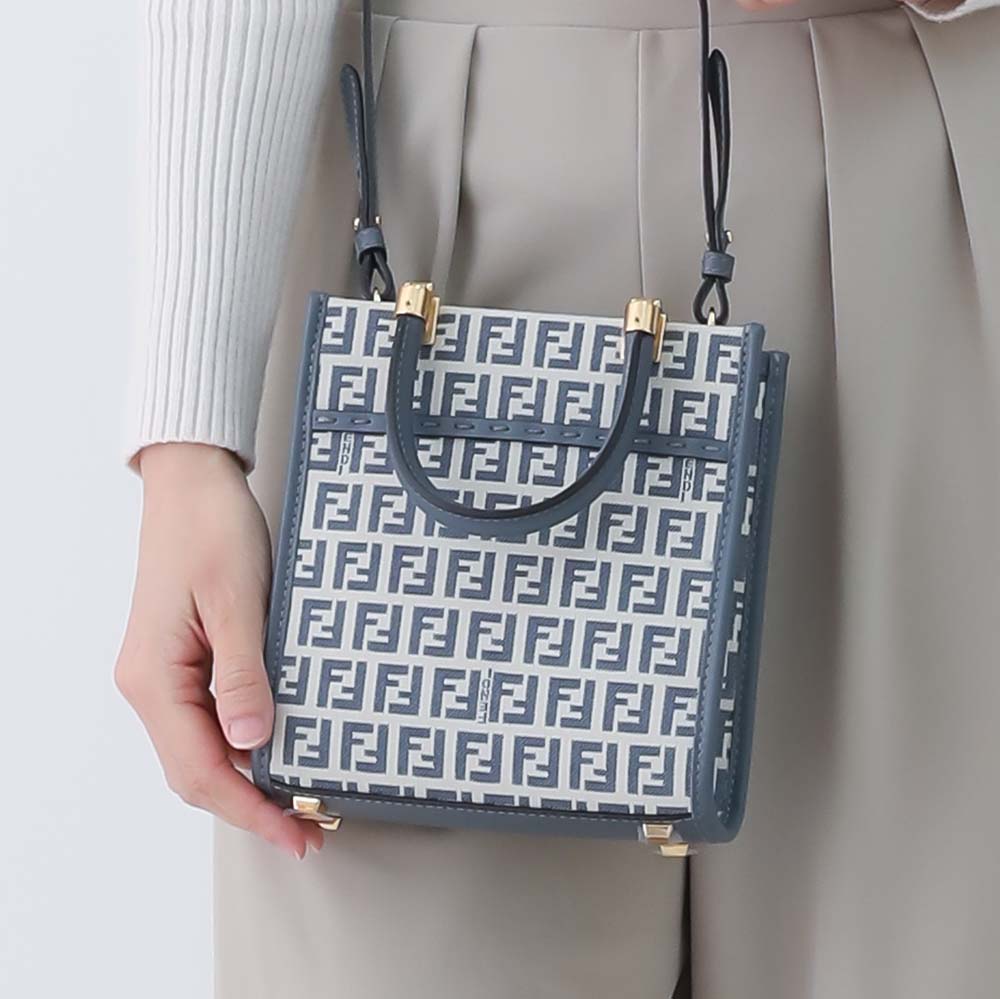 楽天市場】フェンディ FENDI ショルダーバッグ カモン 8BT366