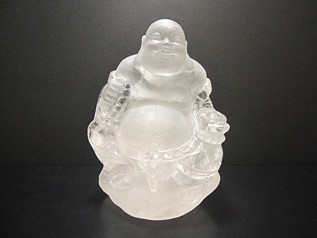 【天然石彫刻】布袋さま（布袋尊） ほてい 天然水晶 風水 縁起物 財運 商売繁盛 天然水晶 縁起物 風水彫刻 開運 子宝 良縁 夫婦円満 商売繁盛 無病息災などを祈願する神様 最高級 天然水晶手彫り 彫刻置物 天然石 パワーストーン アクセサリー