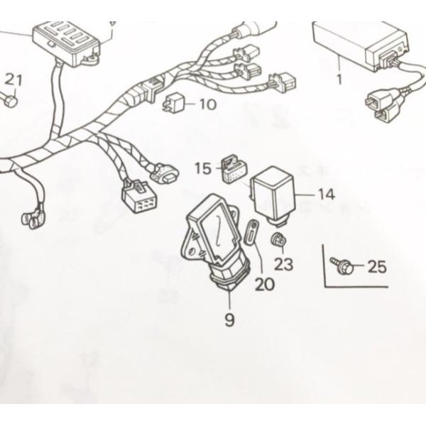 VFR400R(NC30)　レギュレートレクチファイヤー(レギュレター)　図中(9番)　31600-MV4-010(31600-MV4-000より品番統一) 47K31600MV4010｜エスピーエス