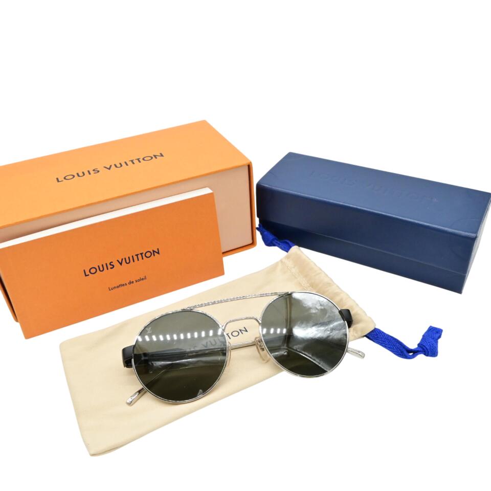 【お差し引き】【美品】LOUIS VUITTON ルイヴィトン STAR BURST はやりっ子はち切れる 黒眼鏡 メガネ 眼鏡 飛行士 しろがね色 黒いこと メンズ Z1103E