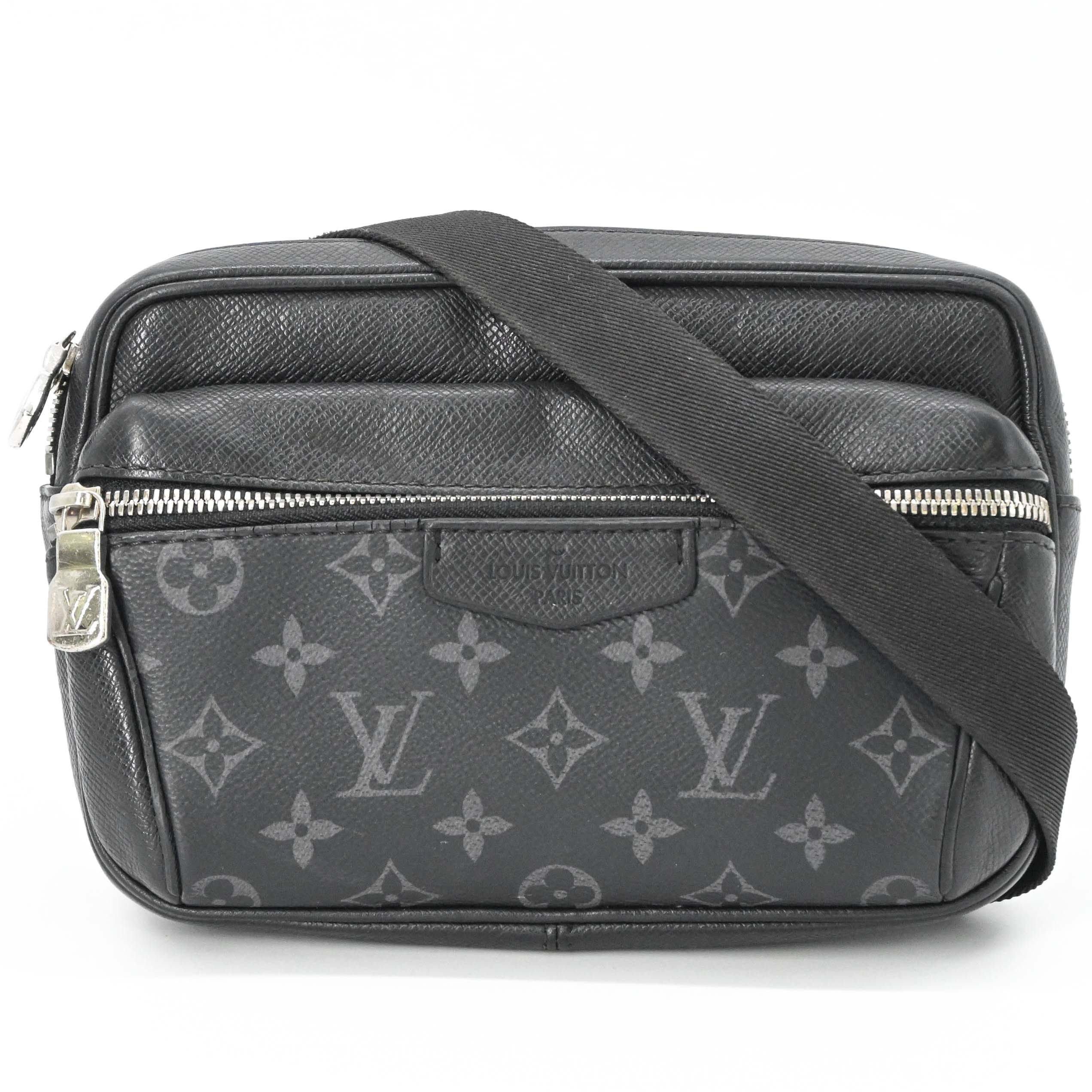 【美品】LOUIS VUITTON ルイヴィトン タイガラマ バムバック アウトドア 上半身御徒面子  なめし革 モノグラム メンズ ノワール 黒 M30245